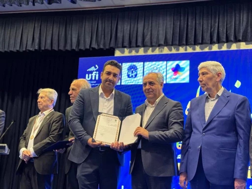 نمایشگاه تخصصی صنعت کفش ایران 1404 - بهترین نمایشگاه سال 1404 شد